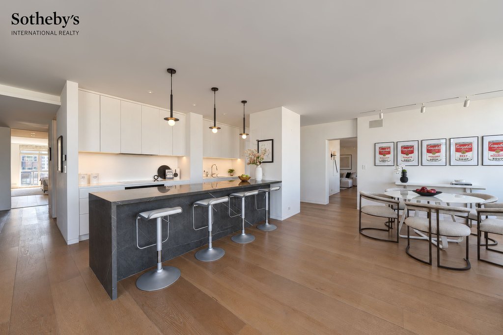 188 East 64th Street, Unit 2506 photo 9