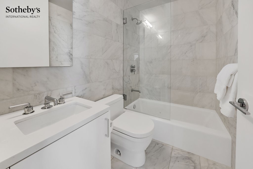 188 East 64th Street, Unit 2506 photo 19