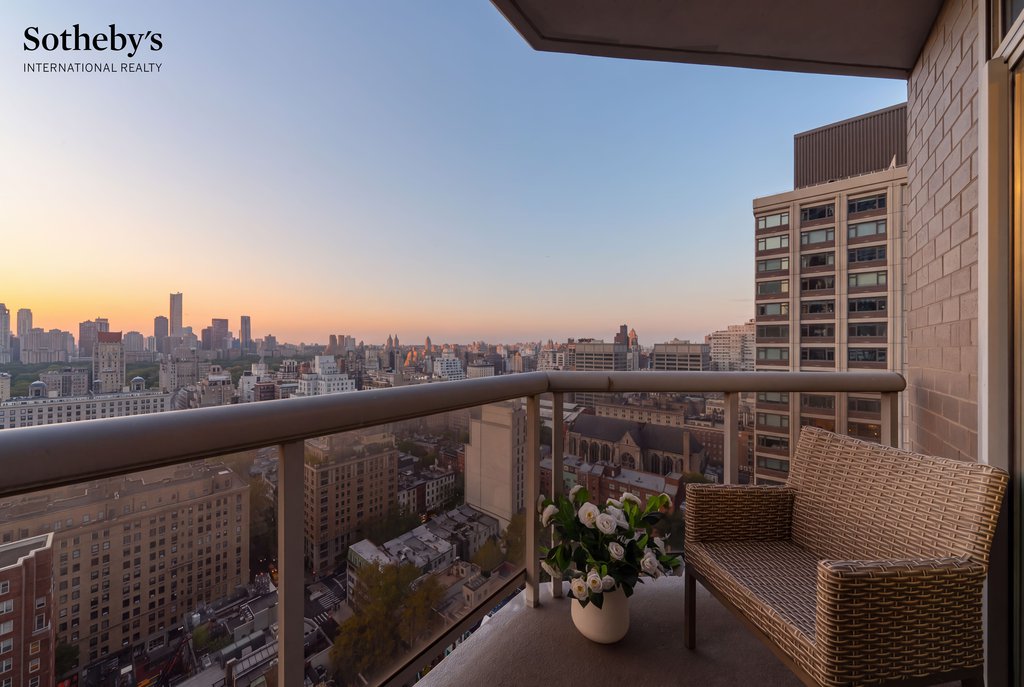 188 East 64th Street, Unit 2506 photo 3
