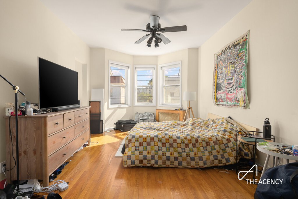35 Hausman Street – For Sale photo 9