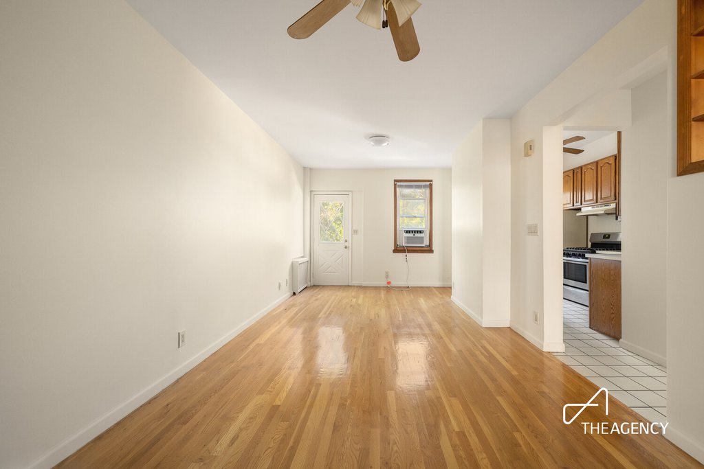 35 Hausman Street – For Sale photo 3