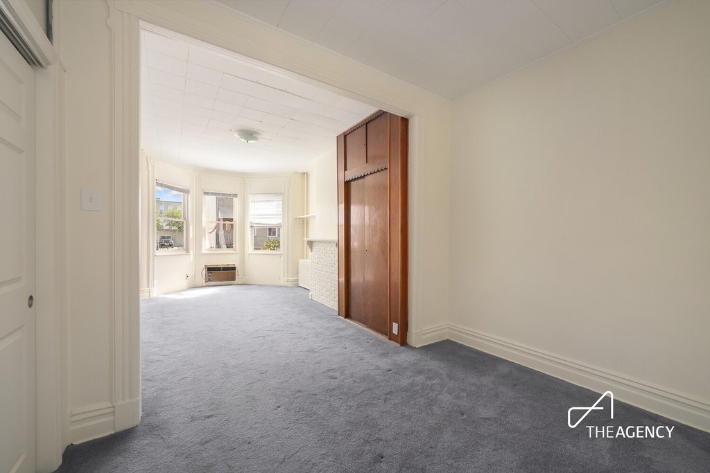 35 Hausman Street – For Sale photo 8