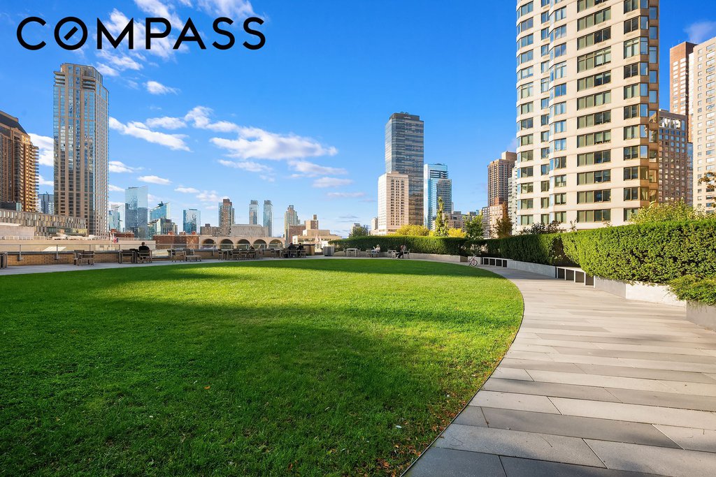 20 West 64th Street, Unit 26T photo 9