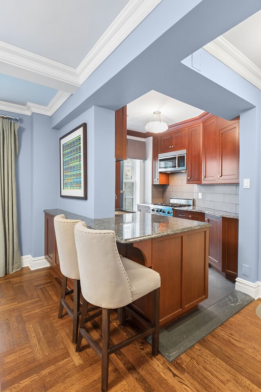 7 East 85th Street, Unit 5D photo 3
