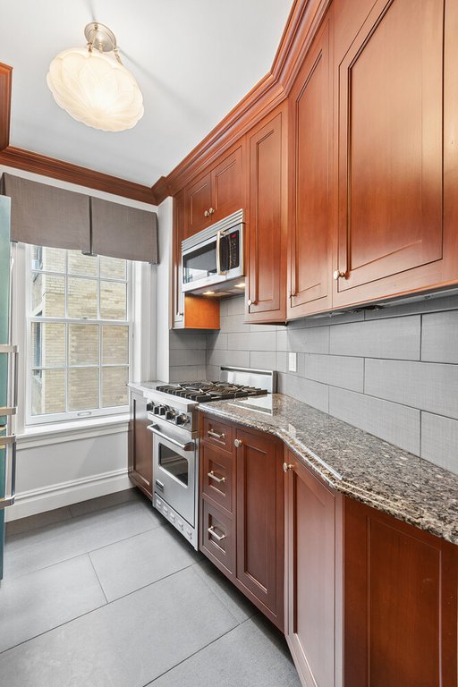 7 East 85th Street, Unit 5D photo 4