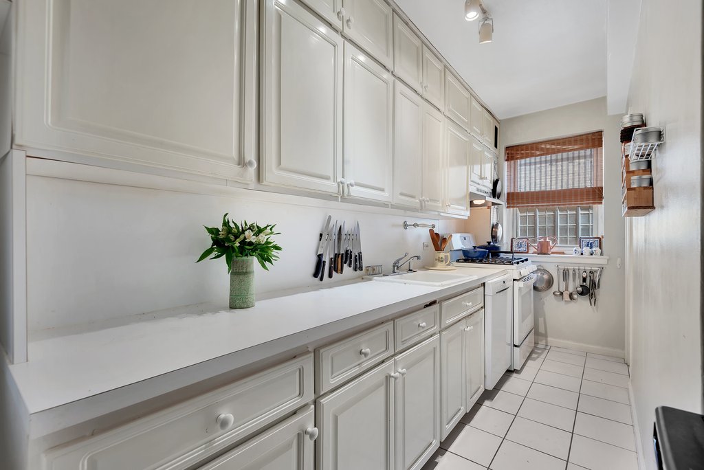 434 East 52nd Street, Unit 6AB photo 8