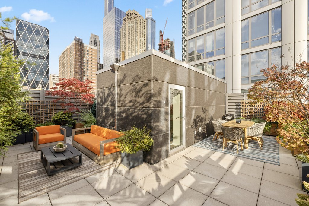 310 West 52nd Street, Unit 6E