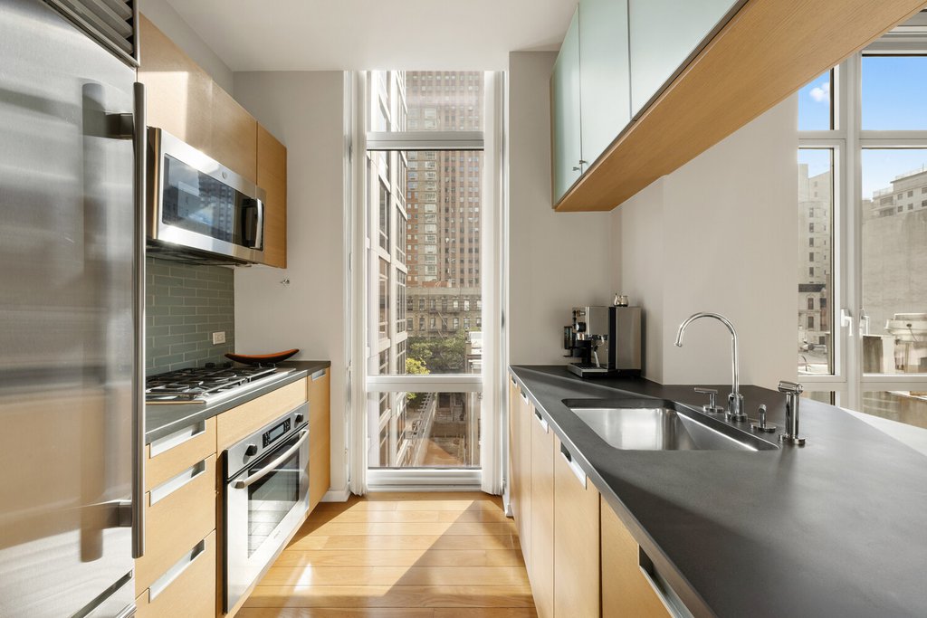 310 West 52nd Street, Unit 6E photo 6