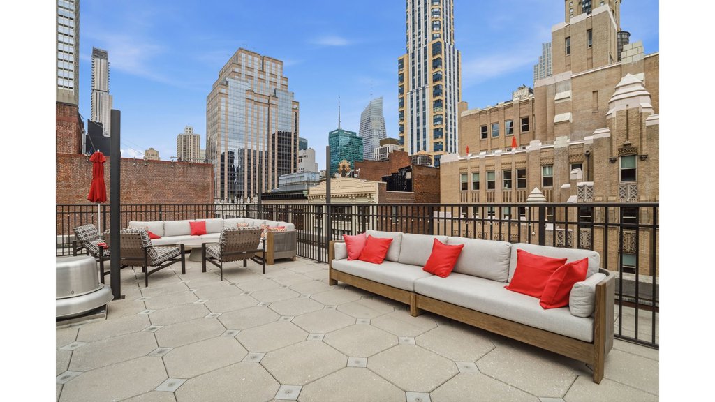 220 Madison Avenue, Unit 6B photo 10