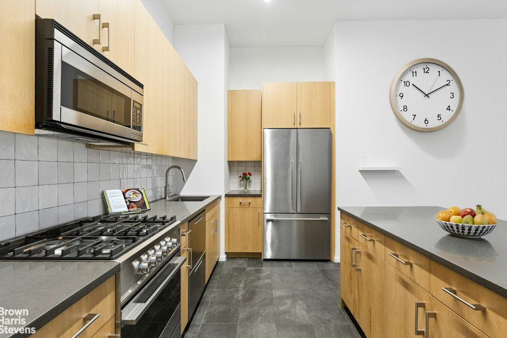 252 Seventh Avenue, Unit 8S photo 5