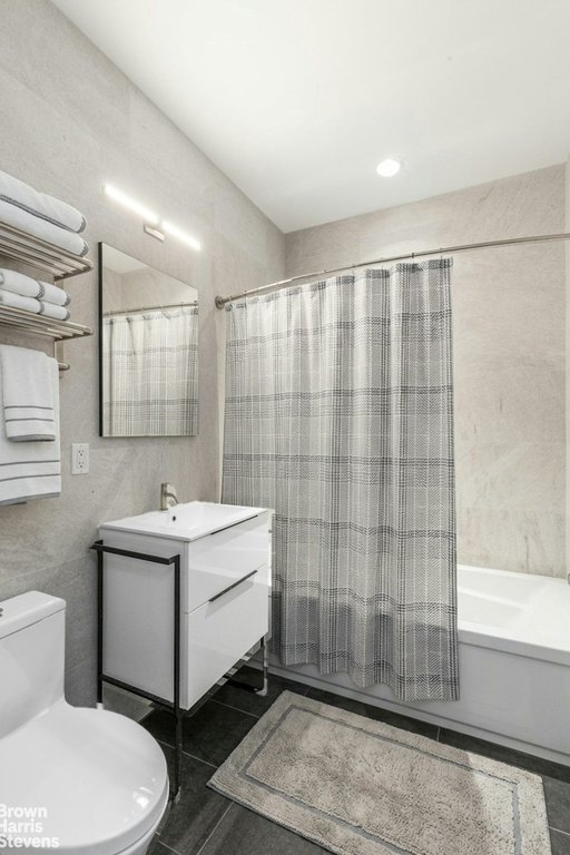 252 Seventh Avenue, Unit 8S photo 8