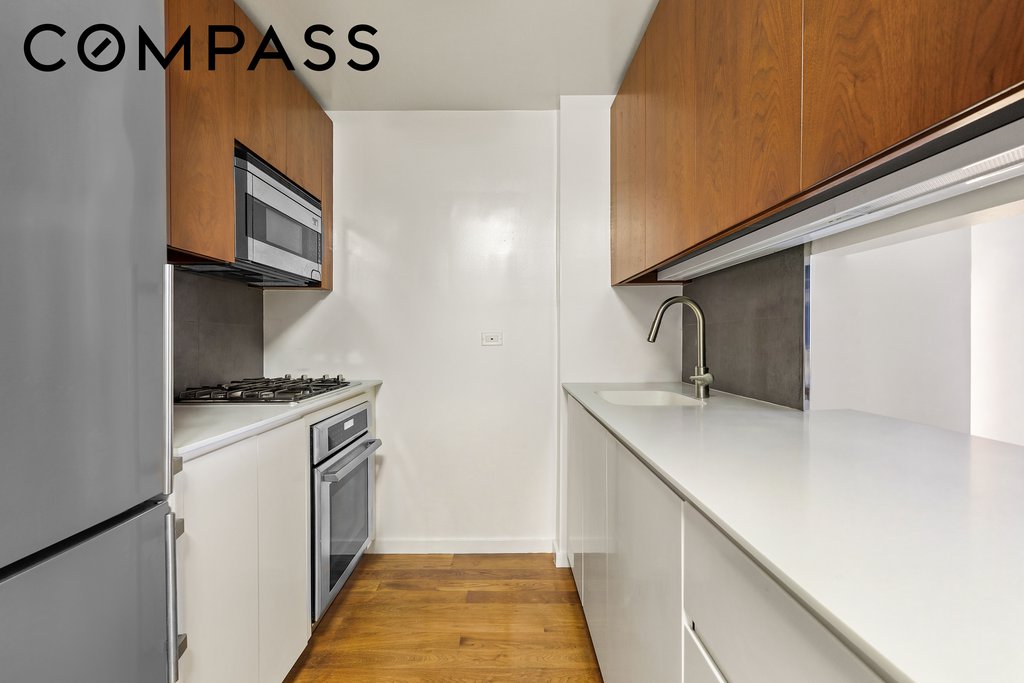 515 East 72nd Street, Unit 11F photo 3