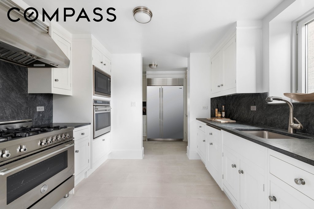 530 Park Avenue, Unit 12F photo 7