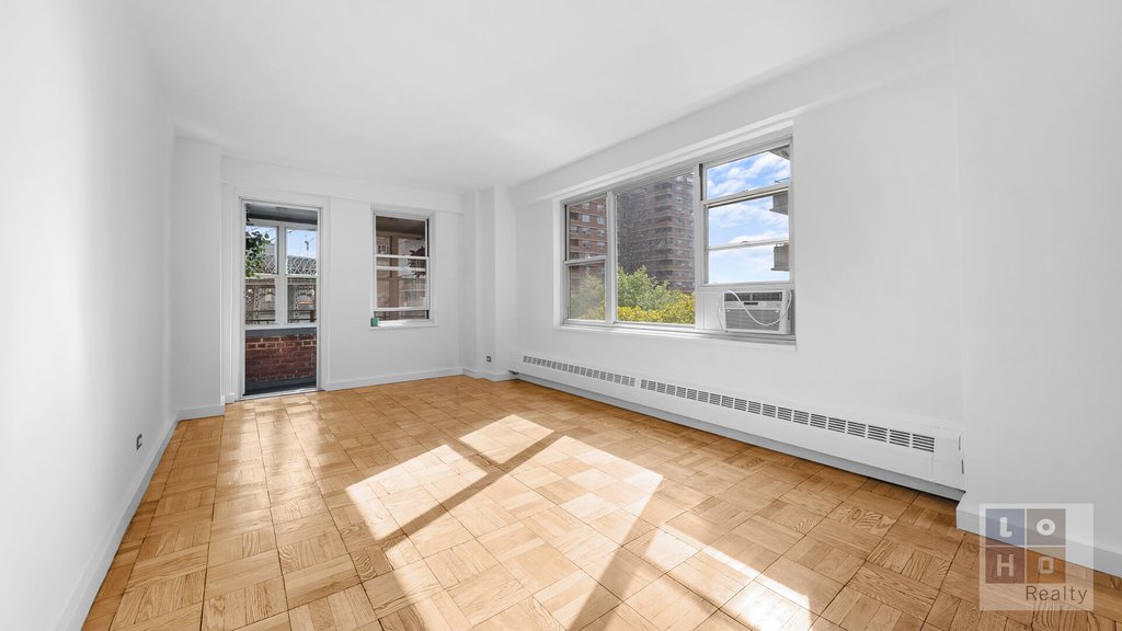 570 Grand Street, Unit H604 photo 2