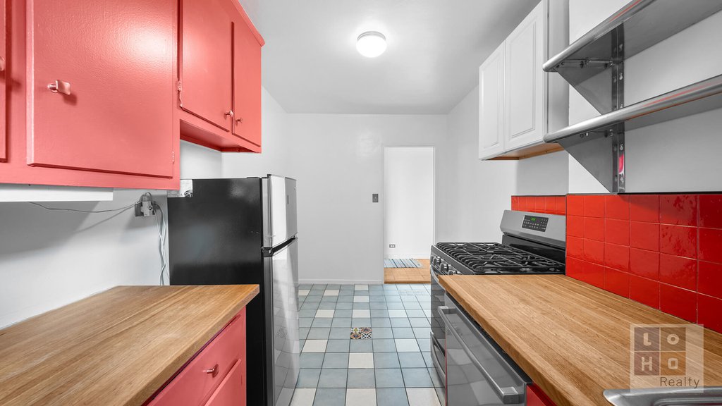 570 Grand Street, Unit H604 photo 10
