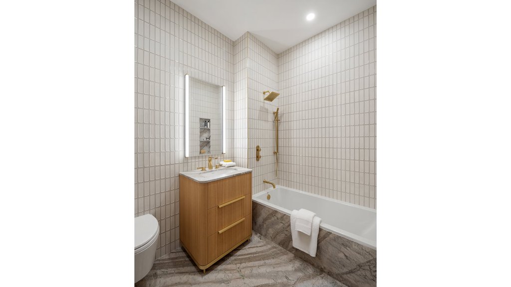 660 Lexington Avenue, Unit 7A photo 7