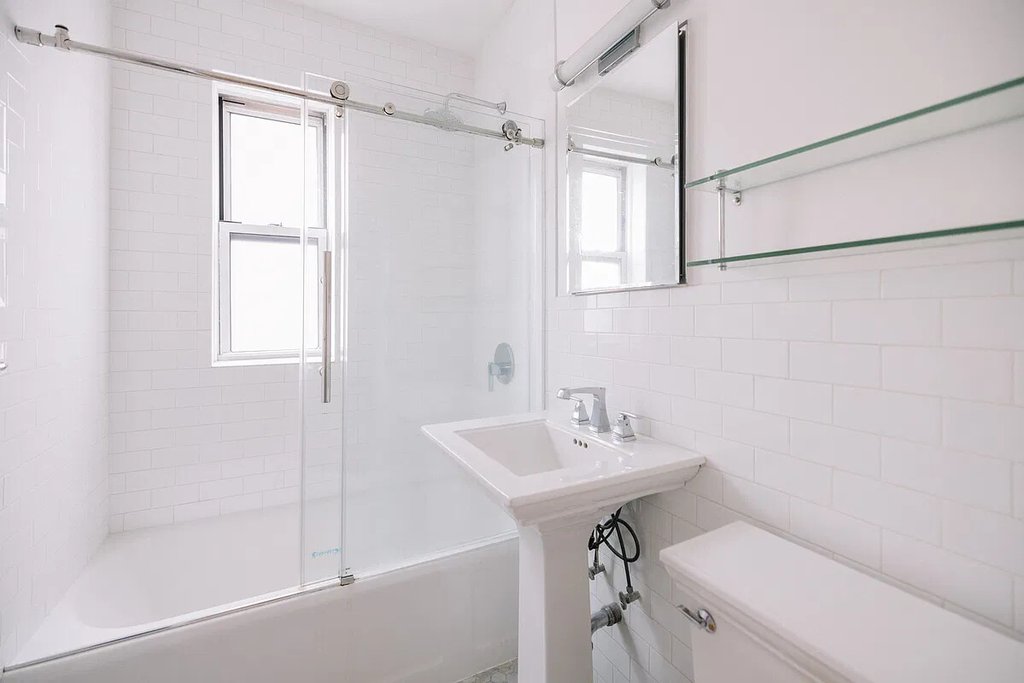 25 Minetta Lane, Unit 4D photo 14
