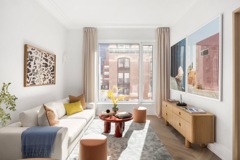 660 Lexington Avenue, Unit 7C photo 2