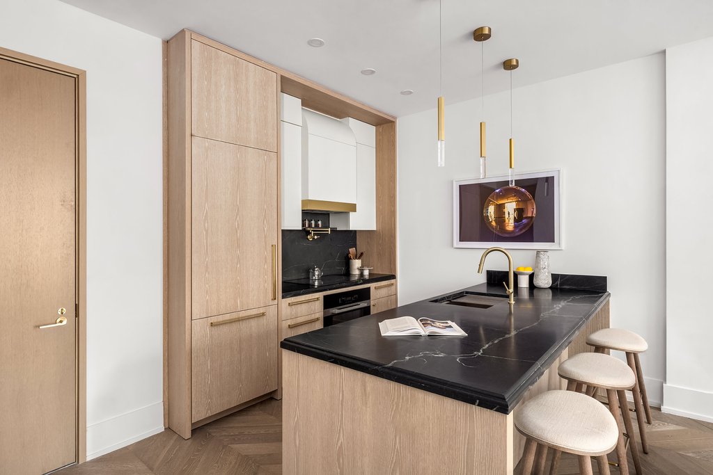 660 Lexington Avenue, Unit 7C photo 7