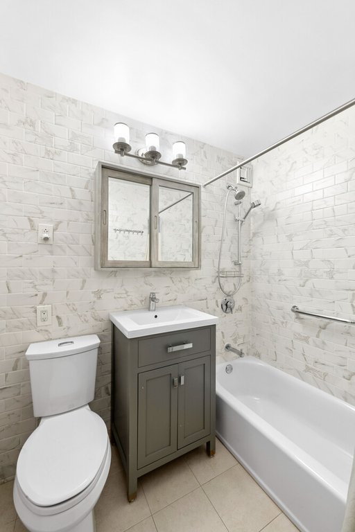 370 East 76th Street, Unit C204C photo 7