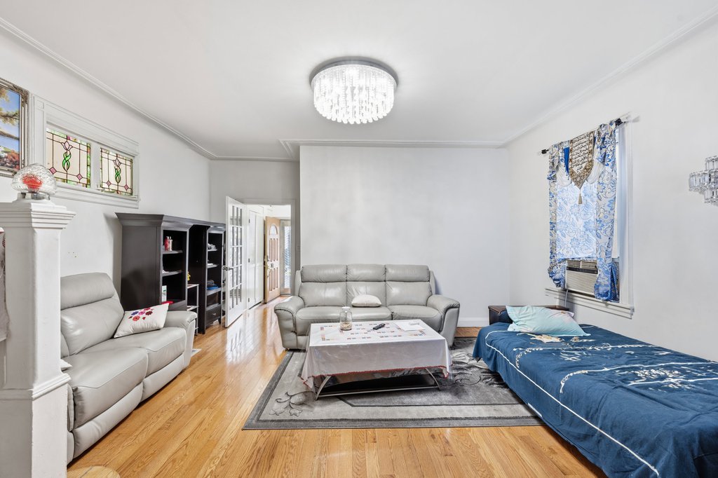 200 East 7th Street – For Sale photo 3