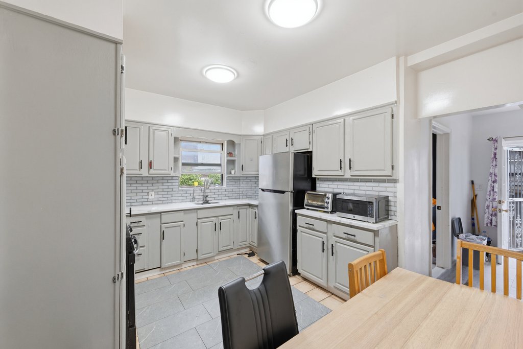 200 East 7th Street – For Sale photo 5