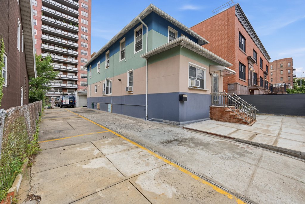 200 East 7th Street – For Sale photo 13