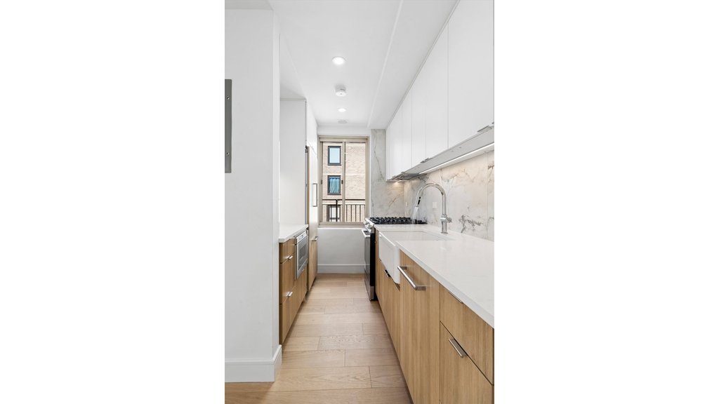 225 East 46th Street, Unit PHC photo 11