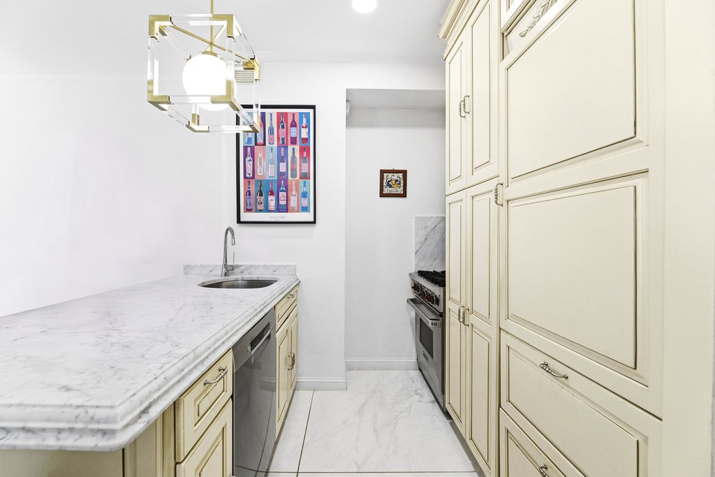 530 East 76th Street, Unit 6J photo 6