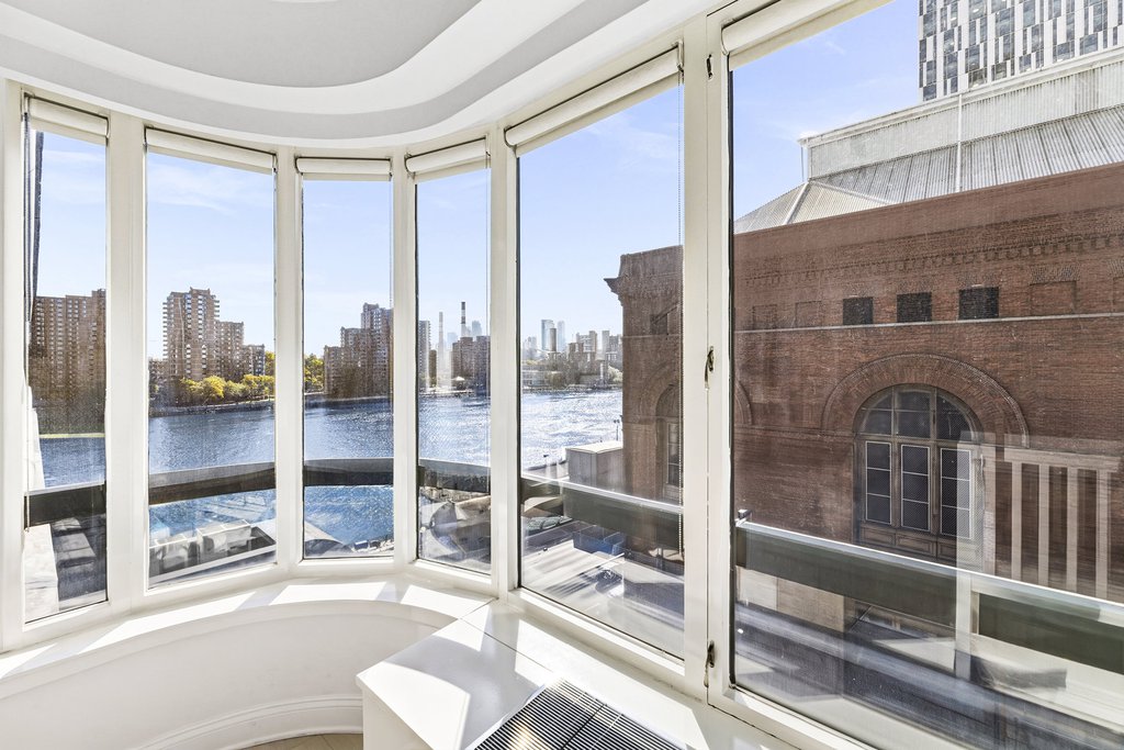 530 East 76th Street, Unit 6J photo 3