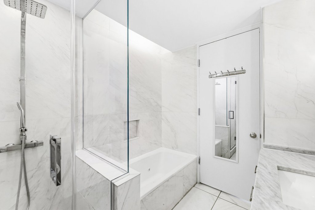530 East 76th Street, Unit 6J photo 13