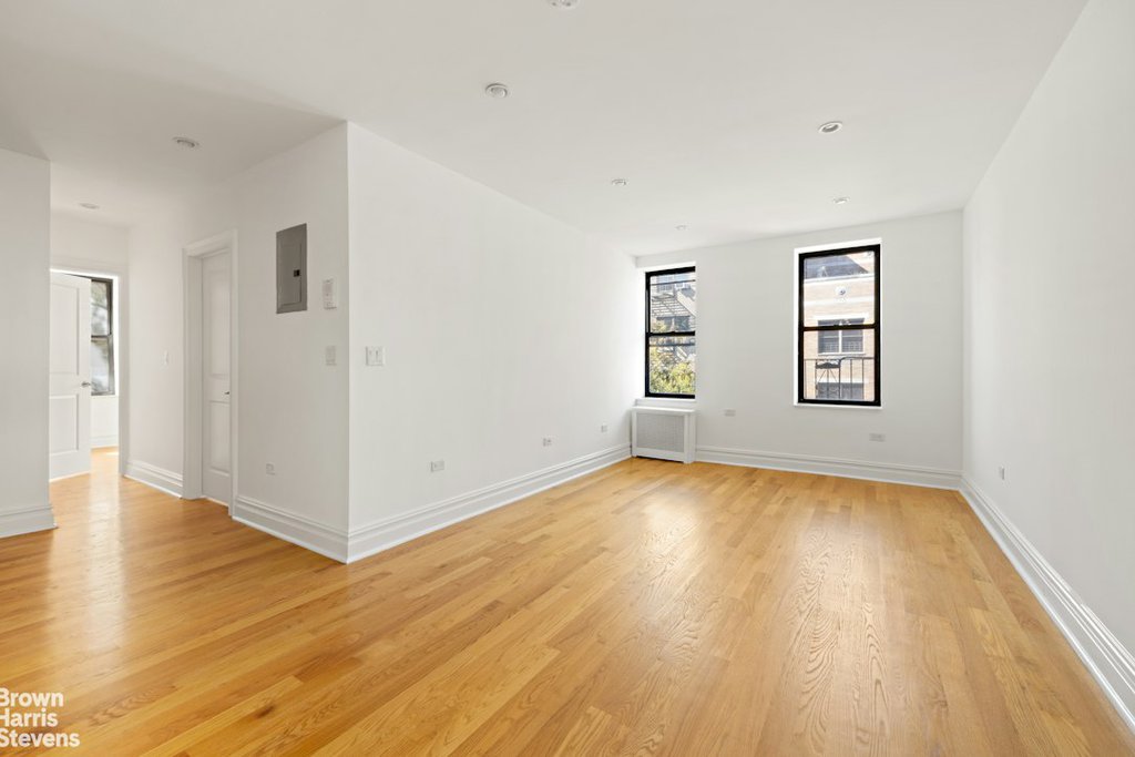 105 Bennett Avenue, Unit 55B photo 2