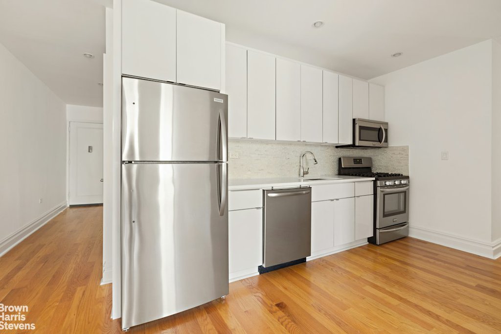 105 Bennett Avenue, Unit 55B photo 3