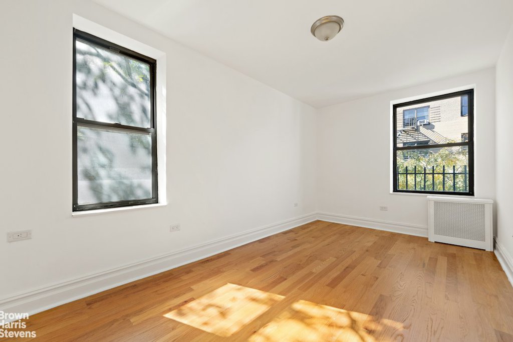 105 Bennett Avenue, Unit 55B photo 5