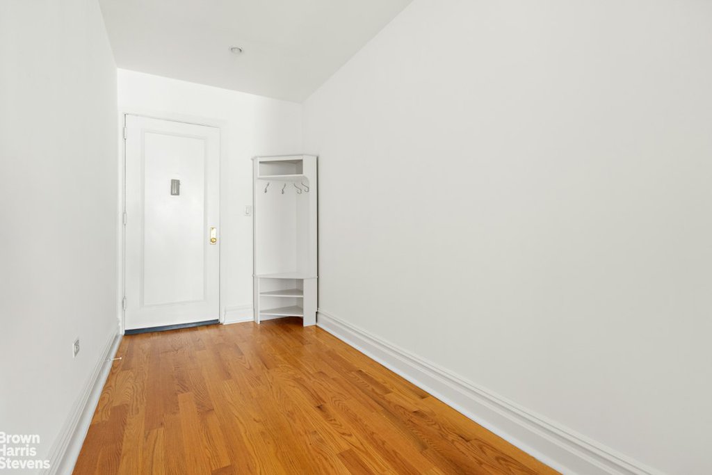 105 Bennett Avenue, Unit 55B photo 9