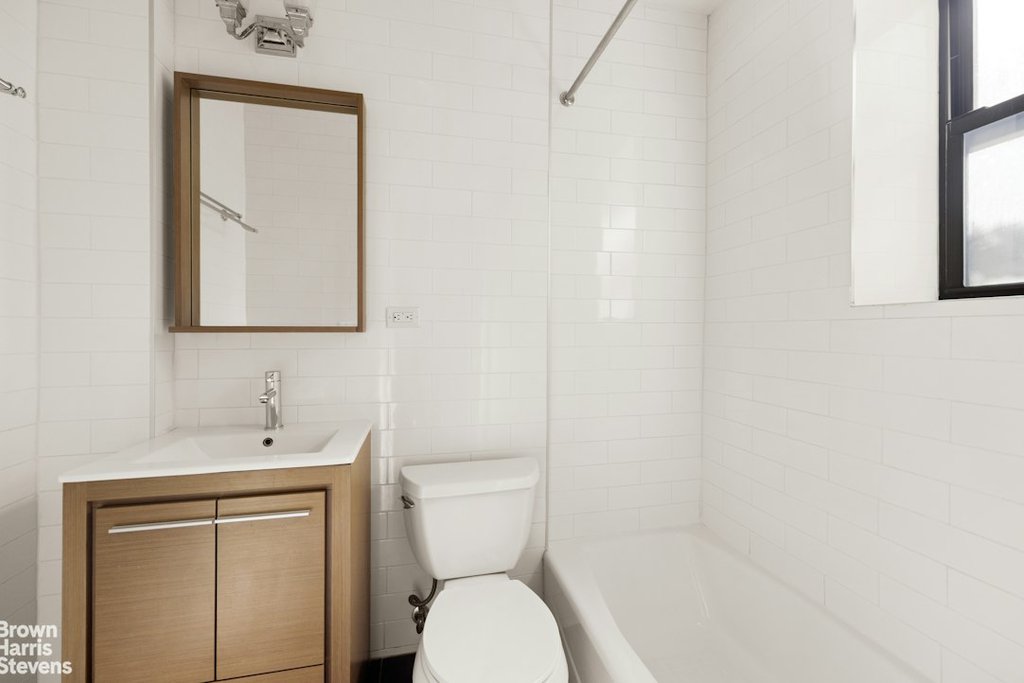 105 Bennett Avenue, Unit 55B photo 10