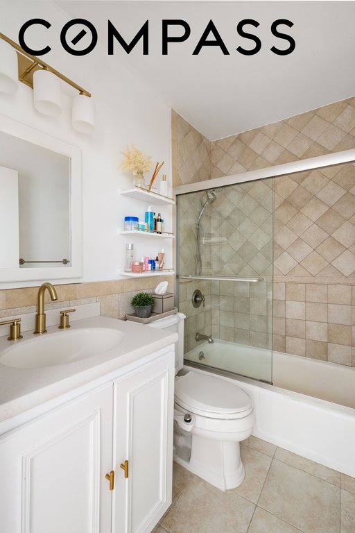 2025 Broadway, Unit 25C photo 5