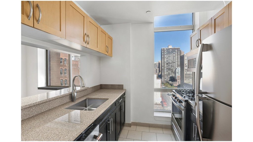 250 East 30th Street, Unit 11A photo 4