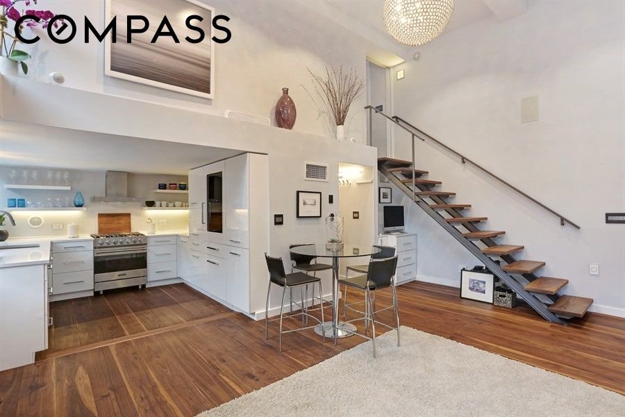 421 Hudson Street, Unit 613 photo 3