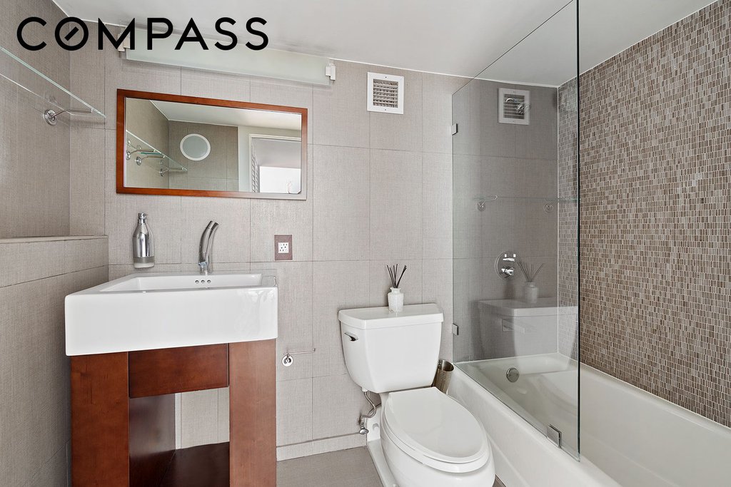 421 Hudson Street, Unit 613 photo 4