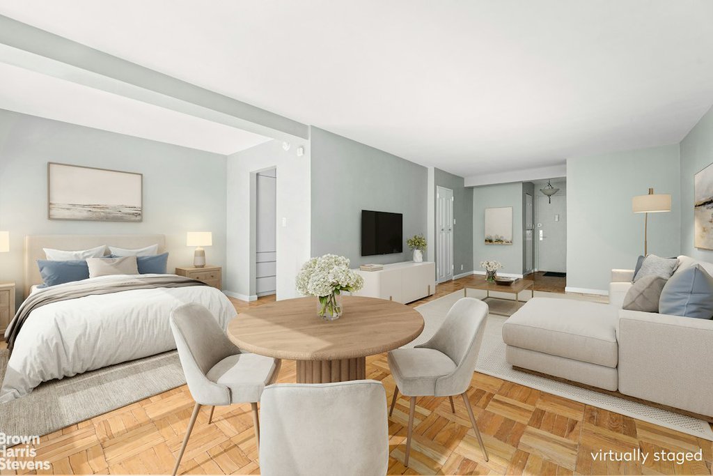 220 East 67th Street, Unit 3A photo 2