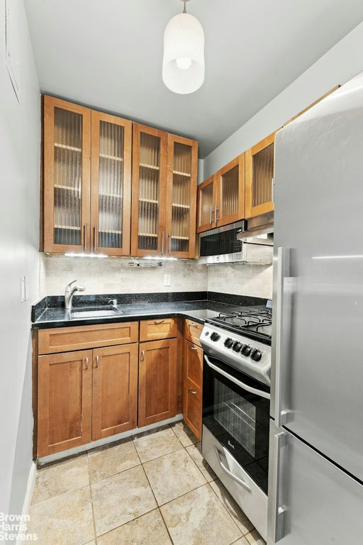 220 East 67th Street, Unit 3A photo 5