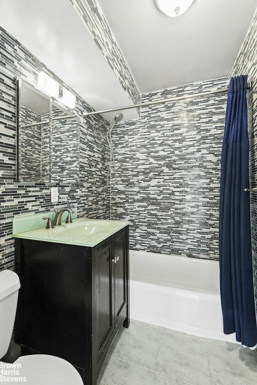 220 East 67th Street, Unit 3A photo 6