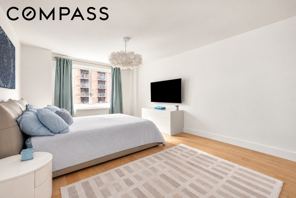 201 East 25th Street, Unit 12E photo 5