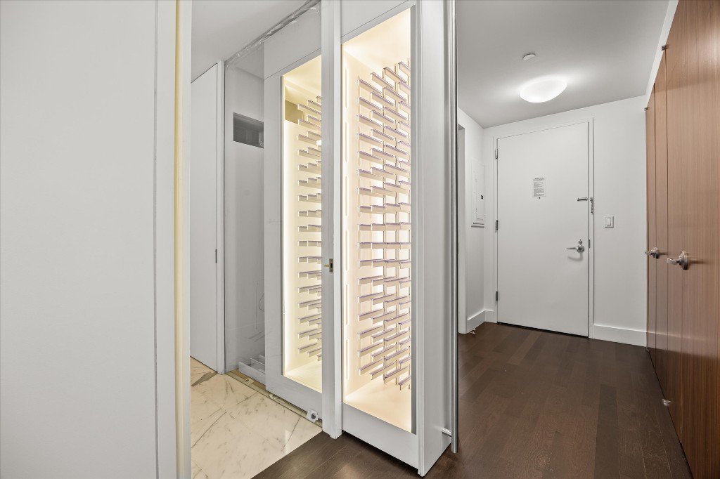 261 West 28th Street, Unit 6A photo 9
