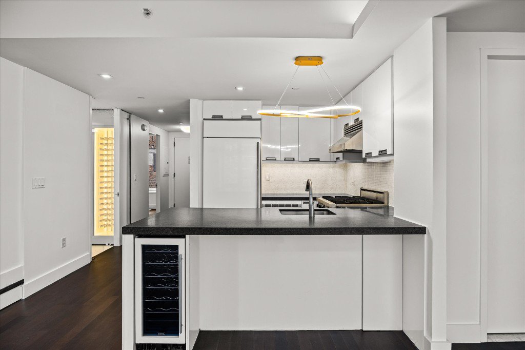 261 West 28th Street, Unit 6A photo 10