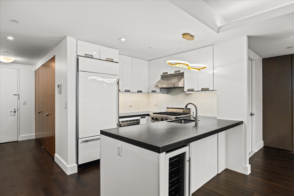 261 West 28th Street, Unit 6A photo 11