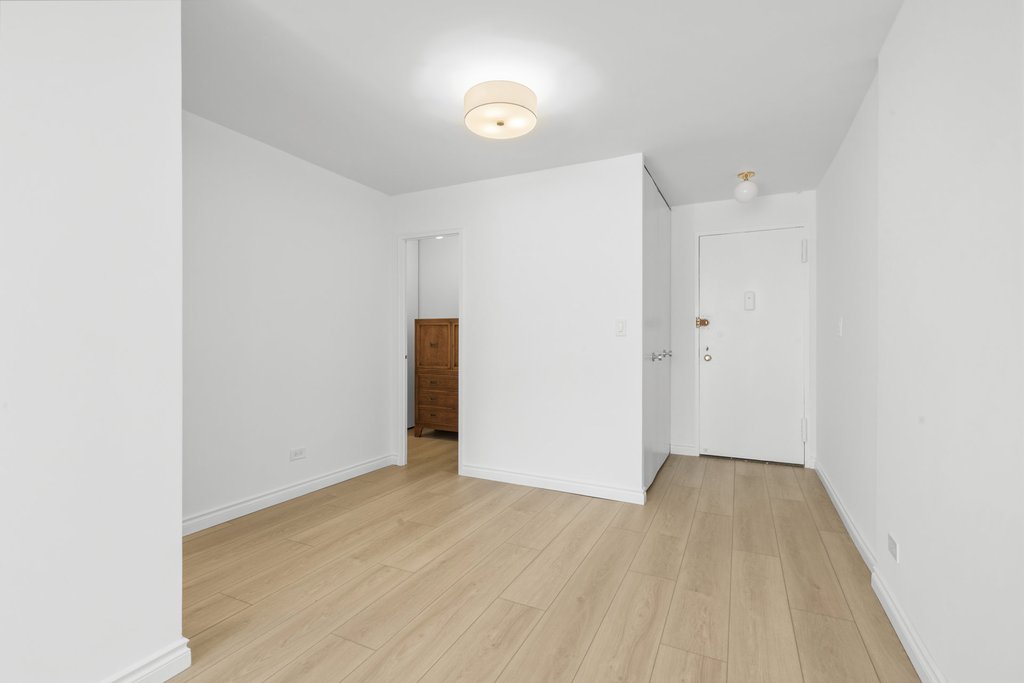400 East 77th Street, Unit 10G photo 8