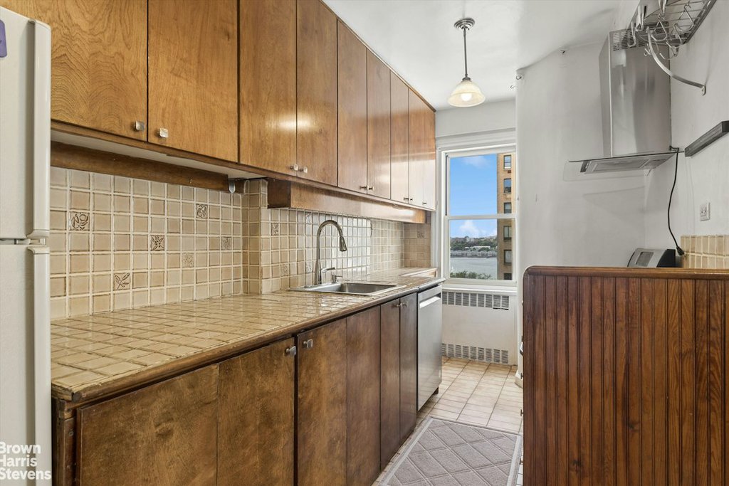 320 West 76th Street, Unit 10C photo 13