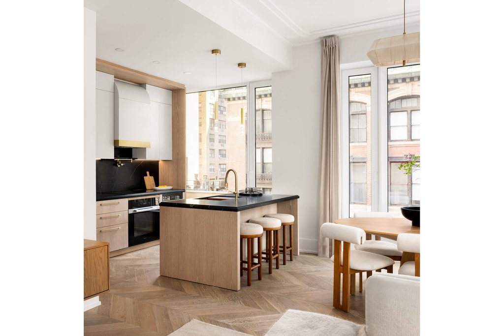 660 Lexington Avenue, Unit PHC photo 15